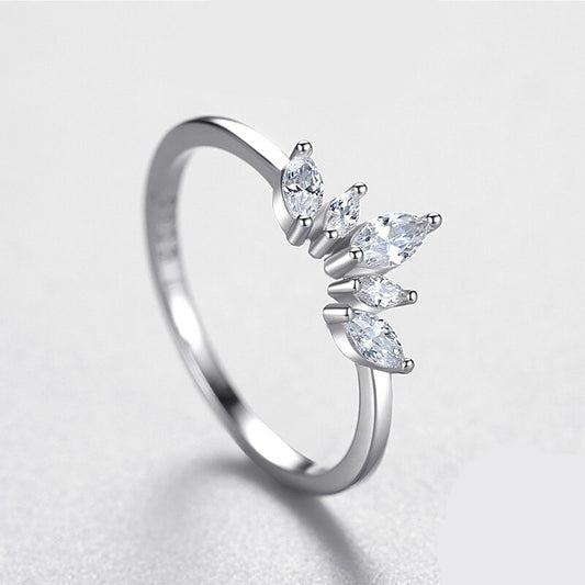 Bague couronne élégante en Zircon